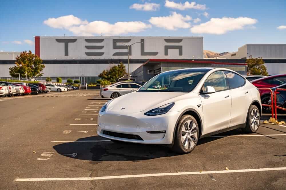 3 Common Sense Reasons To Sell Tesla Stock And Buy The SpaceX IPO